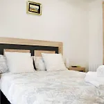 Nuevo Con 3 * Santander