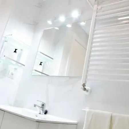 Nuevo Con 3 * Santander