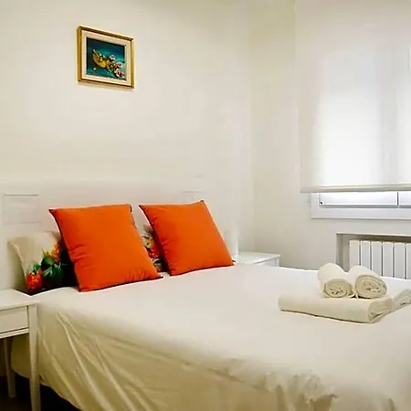 Nuevo Con 3 * Santander