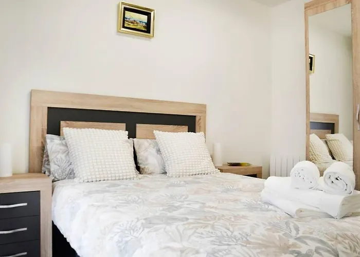 Nuevo Con 3 * Santander