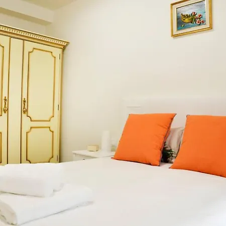 Apartmán Nuevo Con 3 *